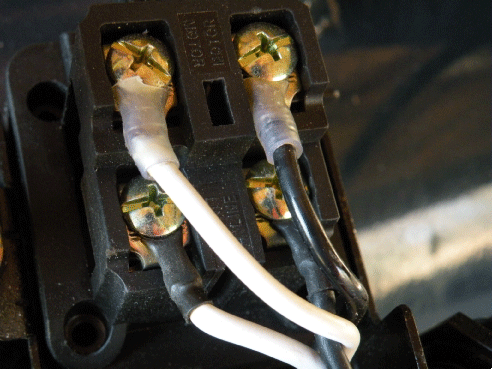 Replacing a compressor pressure switch - the terminal connections inside the pressure switch